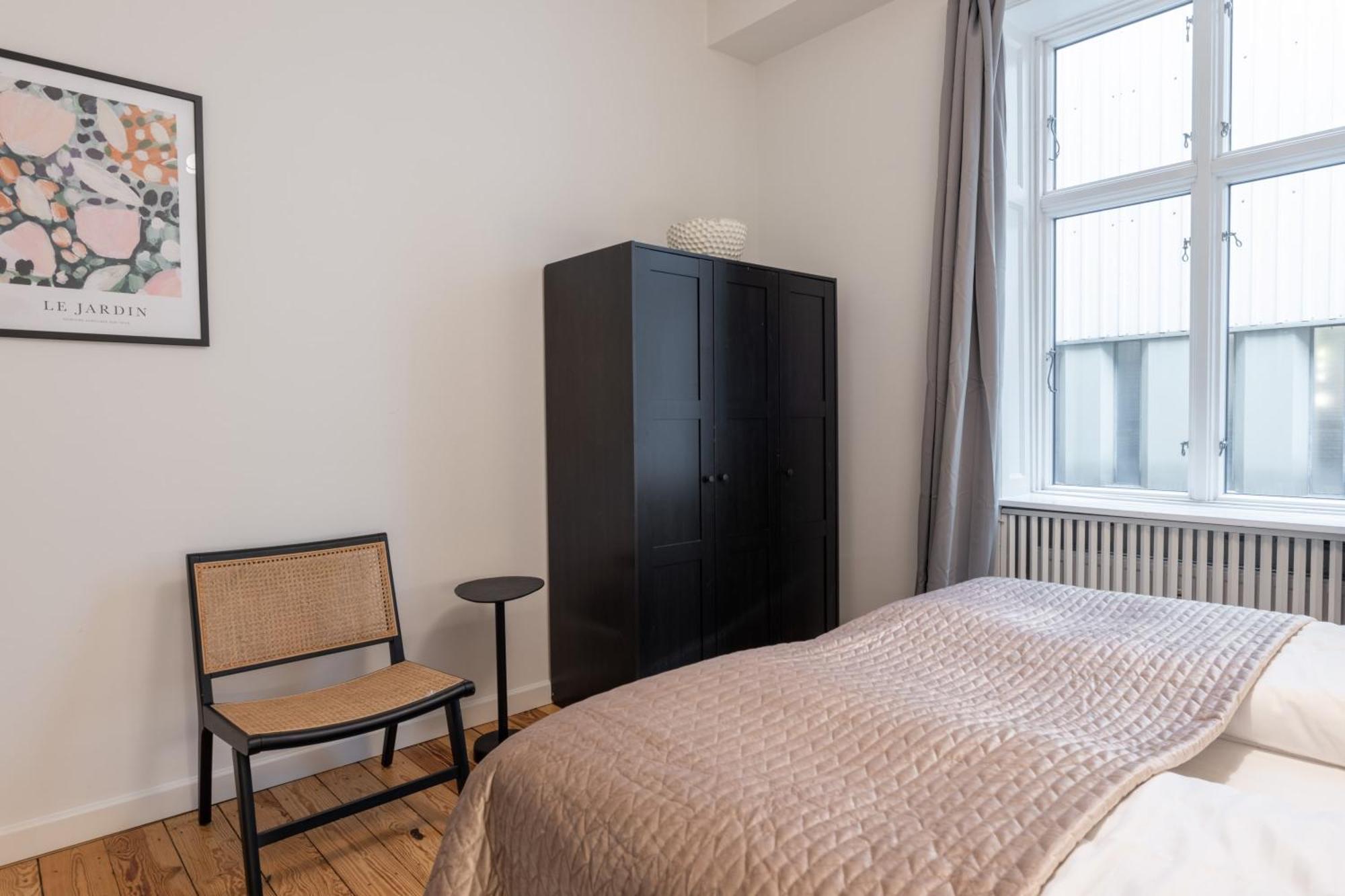 Stunning 5 Bedroom Flat By The Lakes Appartement *