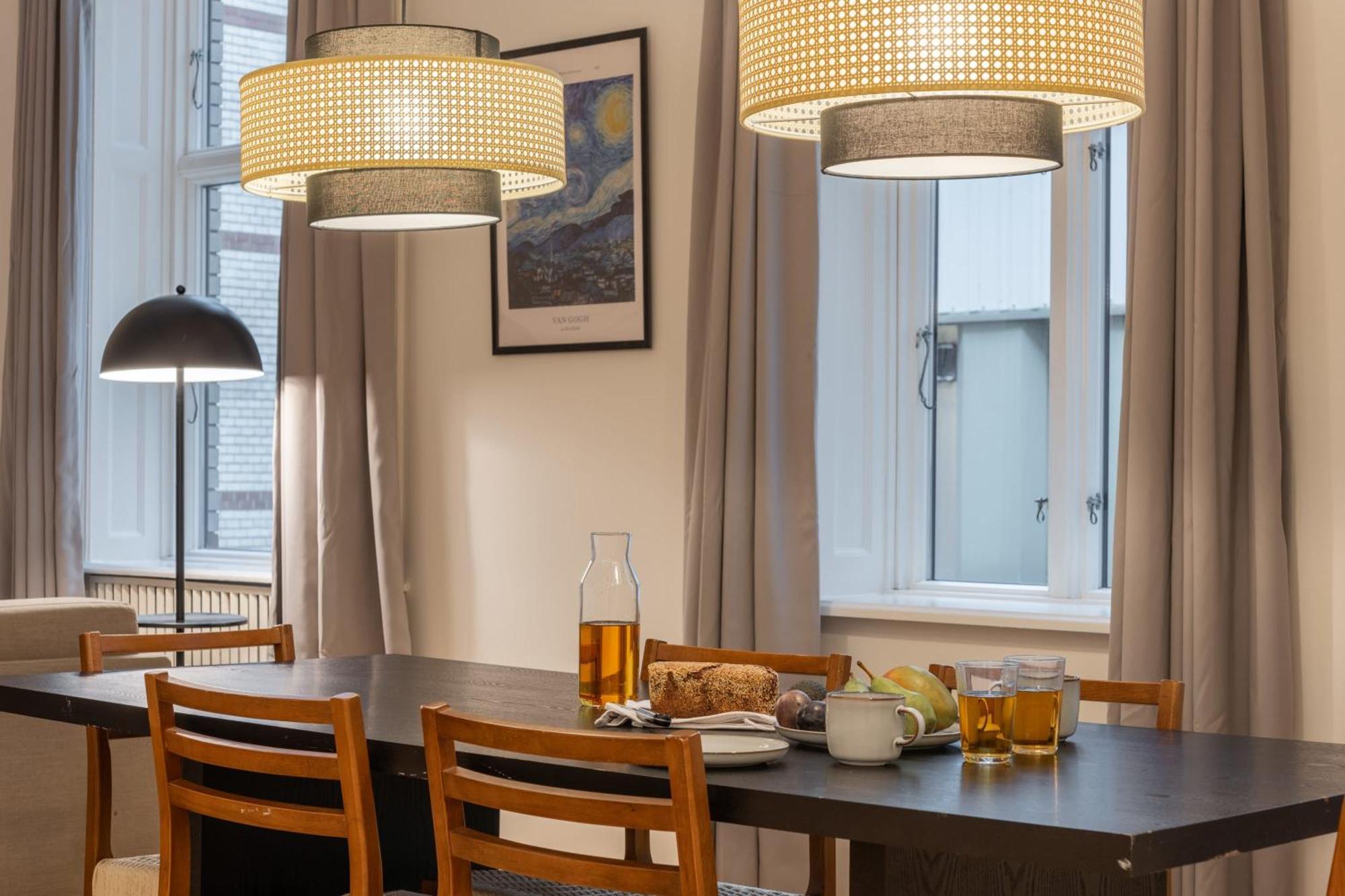 Stunning 5 Bedroom Flat By The Lakes * Kopenhagen