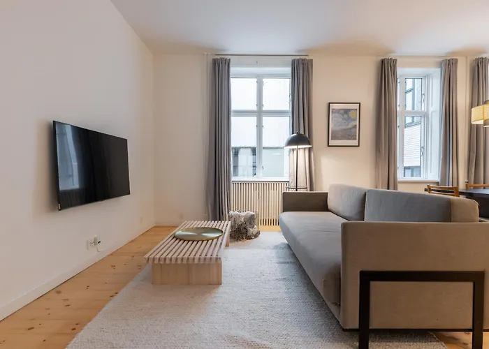 Stunning 5 Bedroom Flat By The Lakes