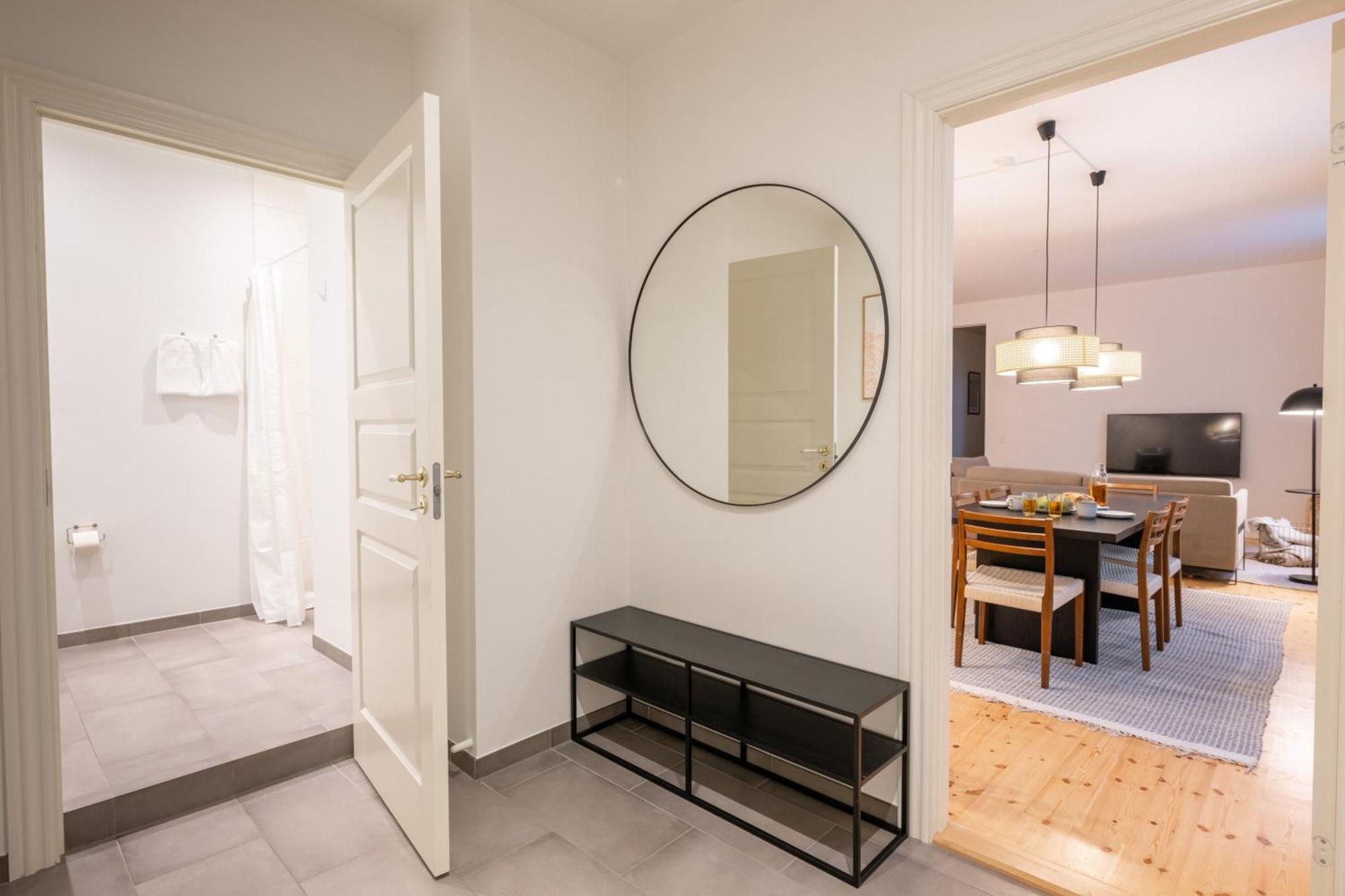 Stunning 5 Bedroom Flat By The Lakes *