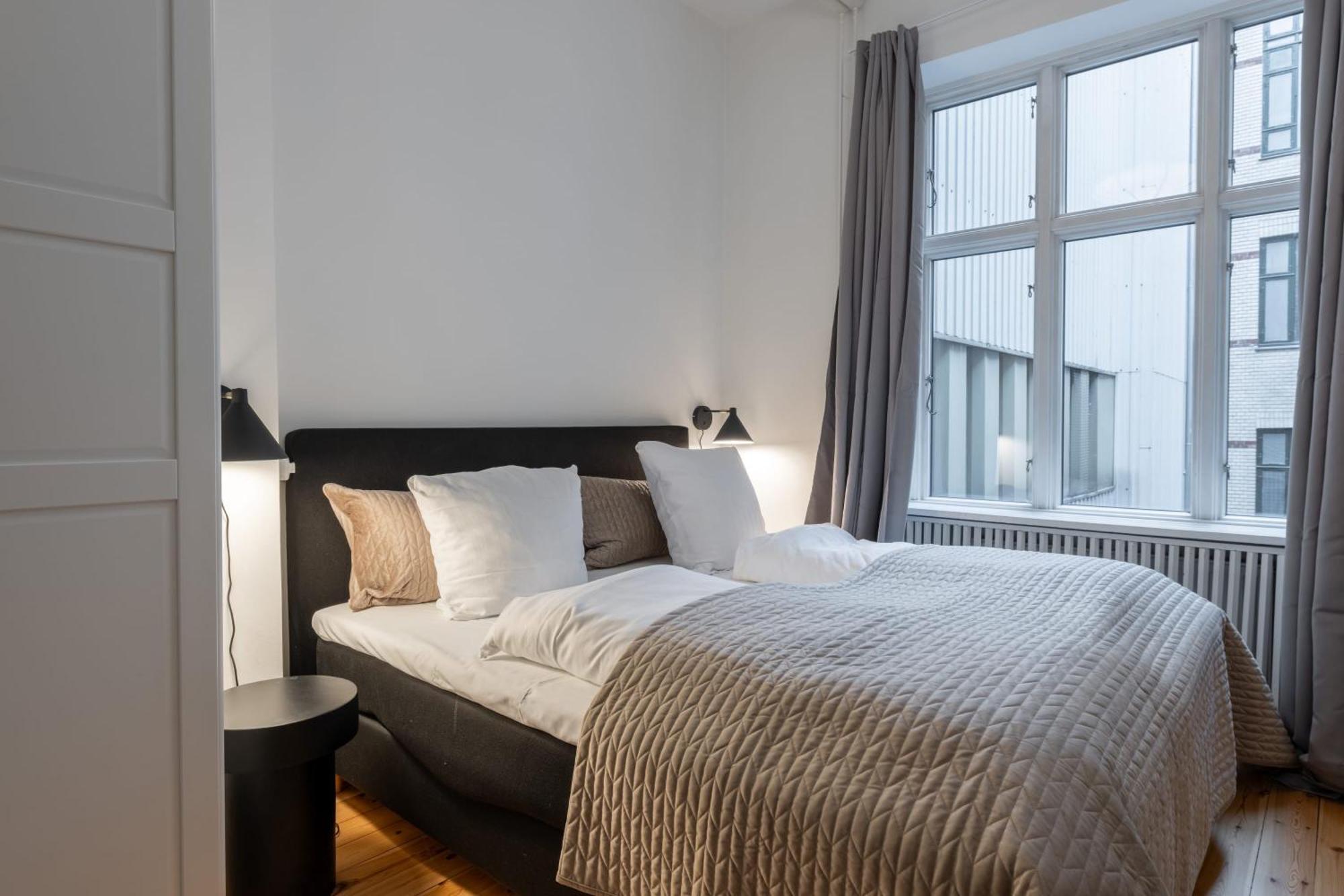 Apartment Stunning 5 Bedroom Flat By The Lakes Copenhagen