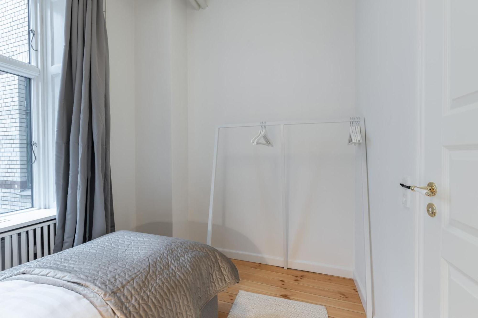Stunning 5 Bedroom Flat By The Lakes *