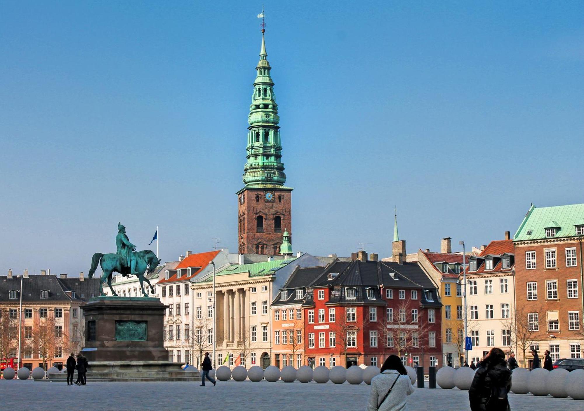 Stunning 5 Bedroom Flat By The Lakes Copenhagen