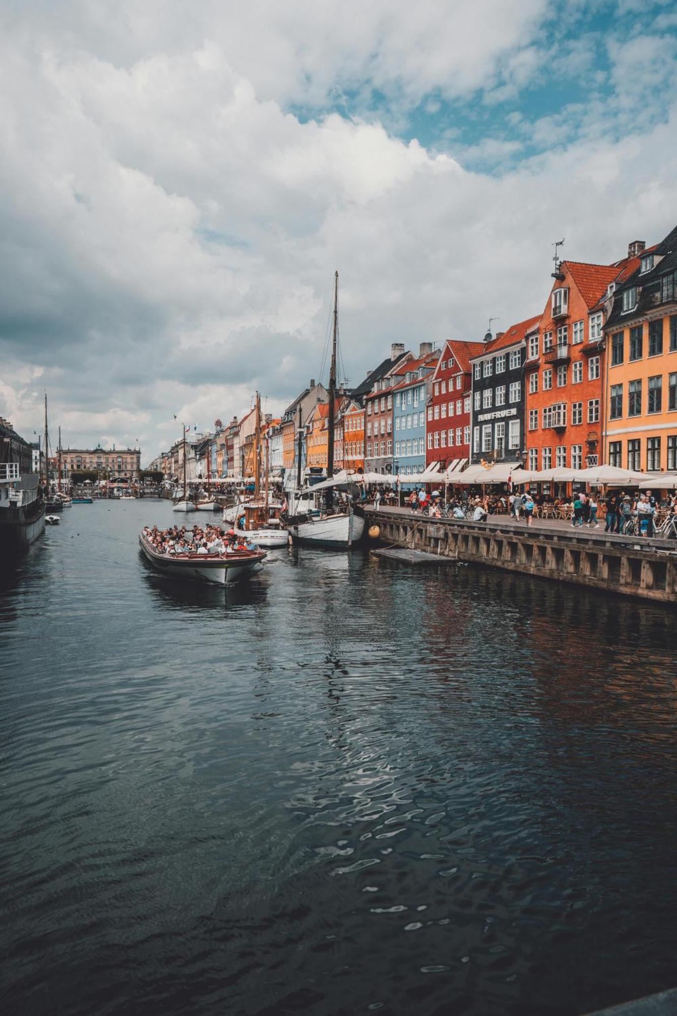 Apartment Stunning 5 Bedroom Flat By The Lakes Copenhagen